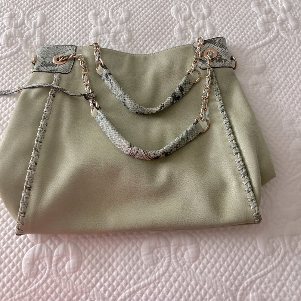Women’s Pocketbook